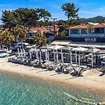 Serenity Seafront Garden Villa Pefkochori