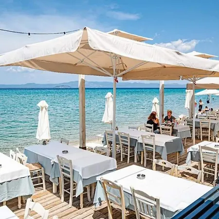 Serenity Seafront Garden Пефкохори