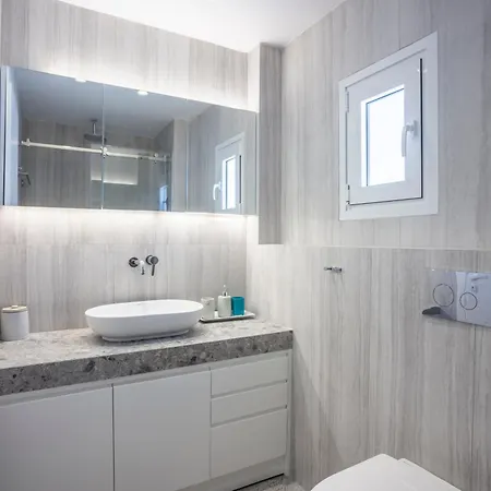 Вилла Serenity Seafront Garden *