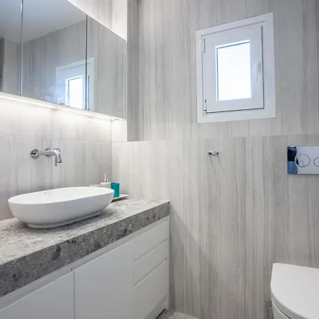 Вилла Serenity Seafront Garden