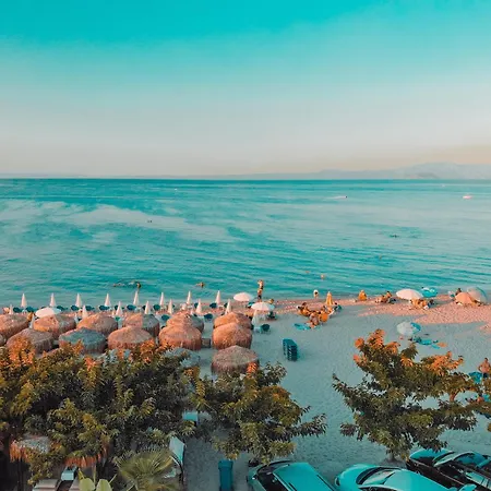 Serenity Seafront Garden Вилла *