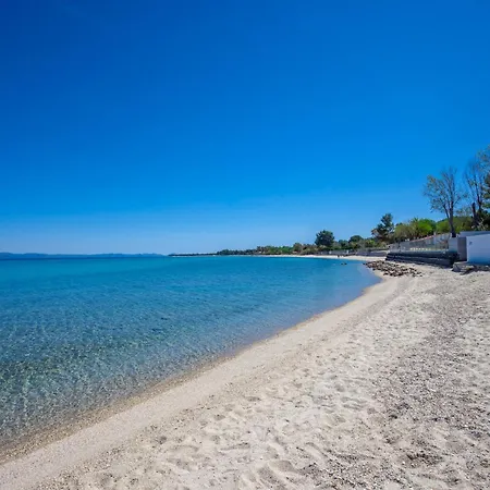 Вилла Serenity Seafront Garden *
