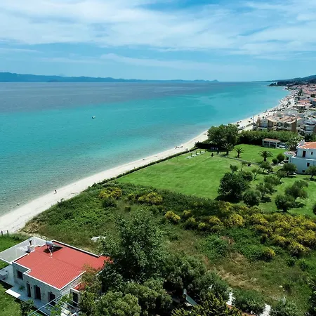 Serenity Seafront Garden Пефкохори