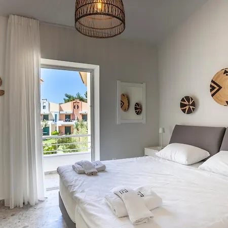 Villa Serenity Seafront Garden *