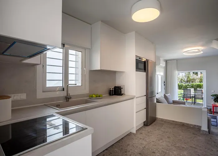 Serenity Seafront Garden *