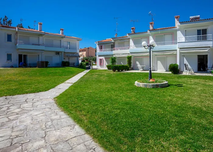 Serenity Seafront Garden Villa Pefkochori