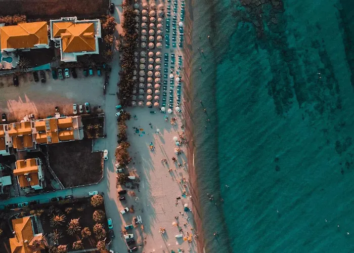 Villa Serenity Seafront Garden *