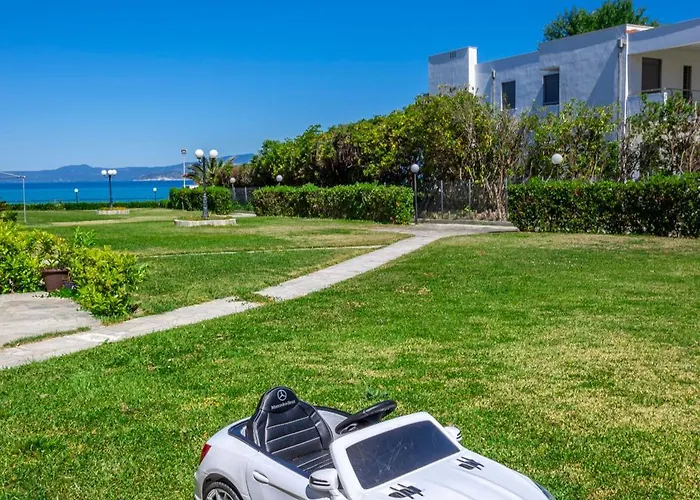 Serenity Seafront Garden Villa Pefkochori