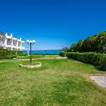Serenity Seafront Garden וילה *