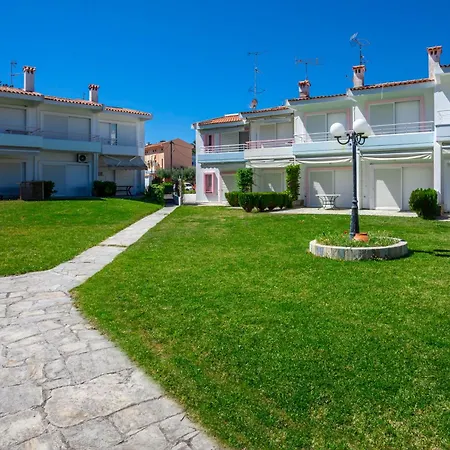 Serenity Seafront Garden Villa Pefkochori